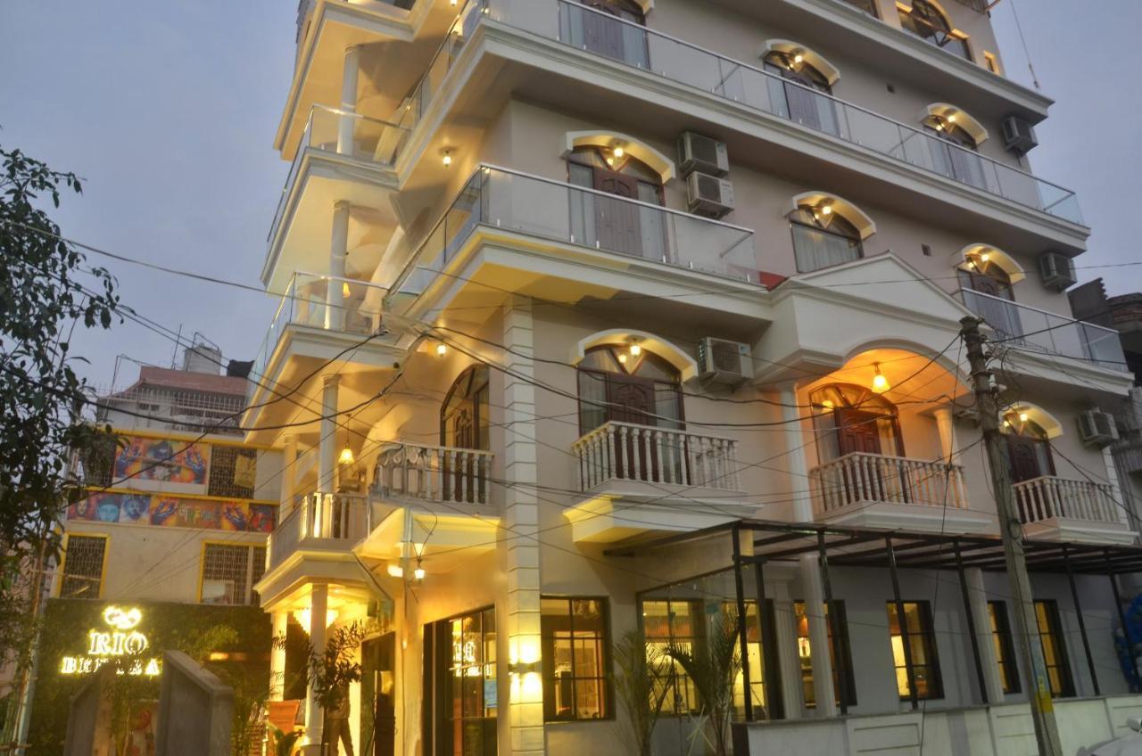 Hotel Rio Benaras バラナシ エクステリア 写真